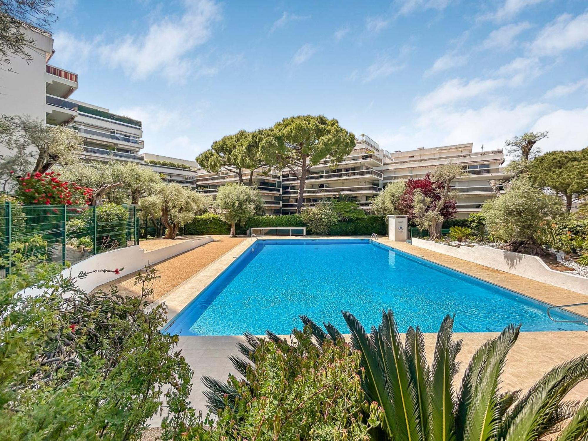Joli Studio 4Pers Piscine Tout Confort Juan-les-Pins Dış mekan fotoğraf